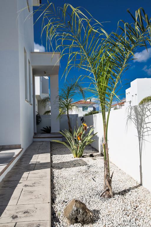 Avra Villas Paralimni Habitación foto