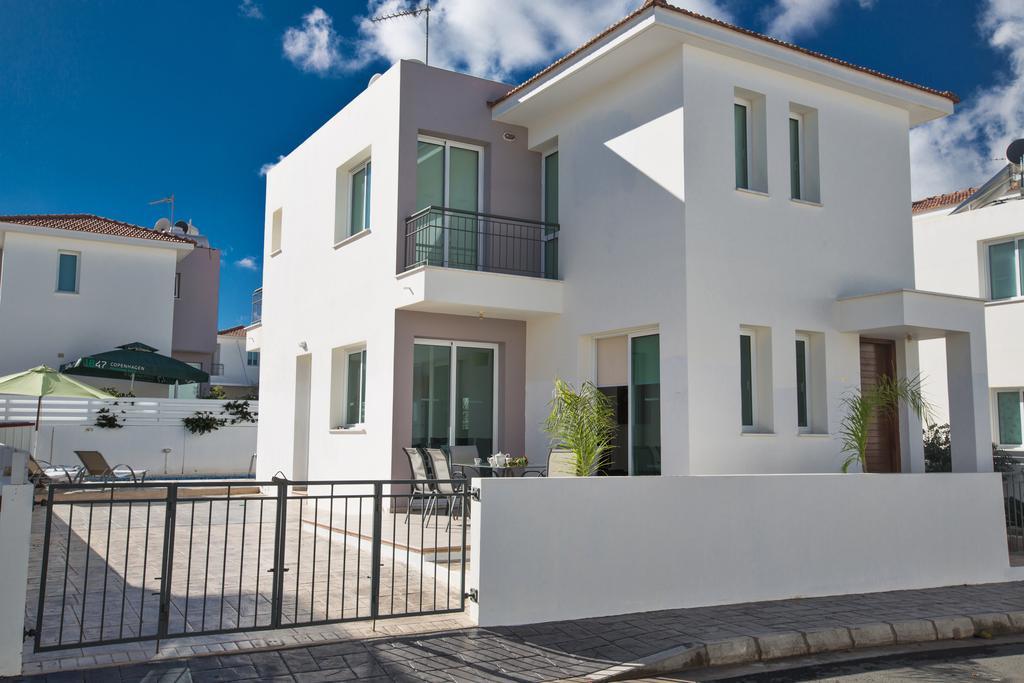 Avra Villas Paralimni Habitación foto