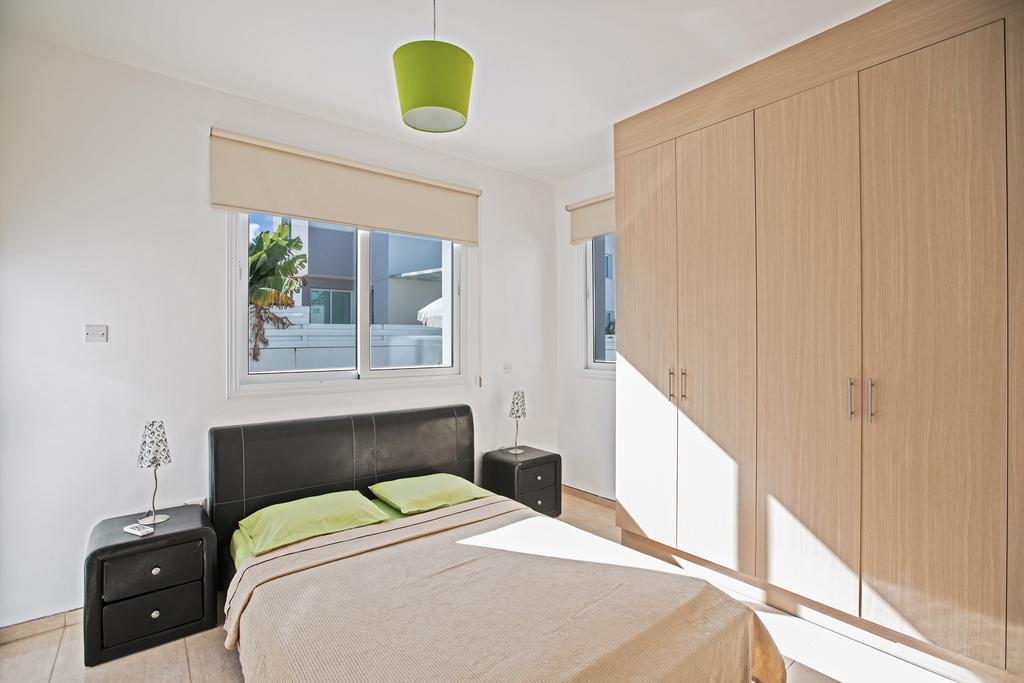 Avra Villas Paralimni Habitación foto