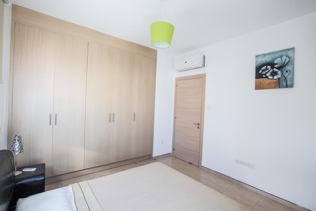 Avra Villas Paralimni Habitación foto