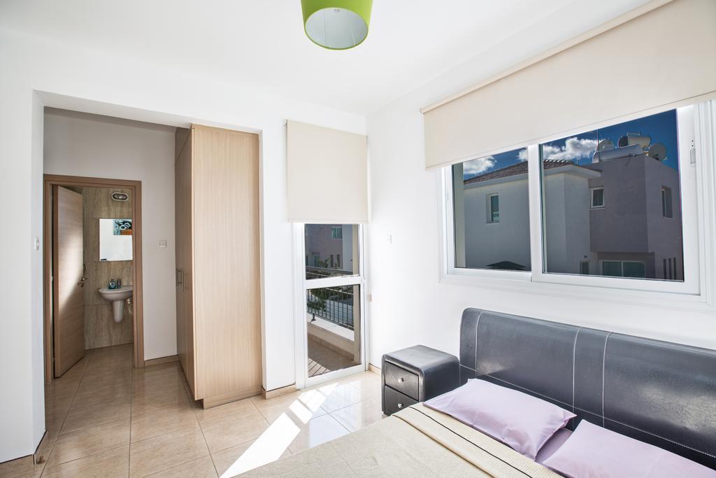 Avra Villas Paralimni Habitación foto