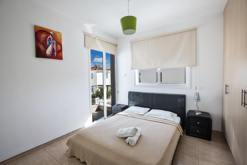 Avra Villas Paralimni Habitación foto